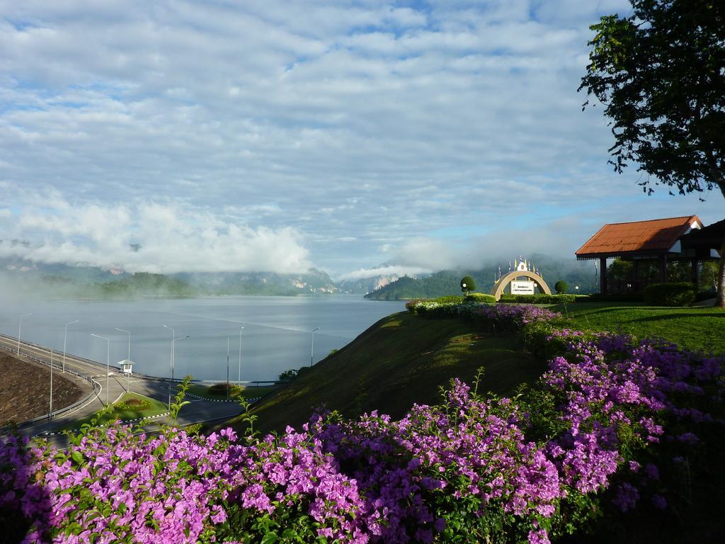 Baandin Chiewlarn Hotel Ban Tha Khun Exterior photo